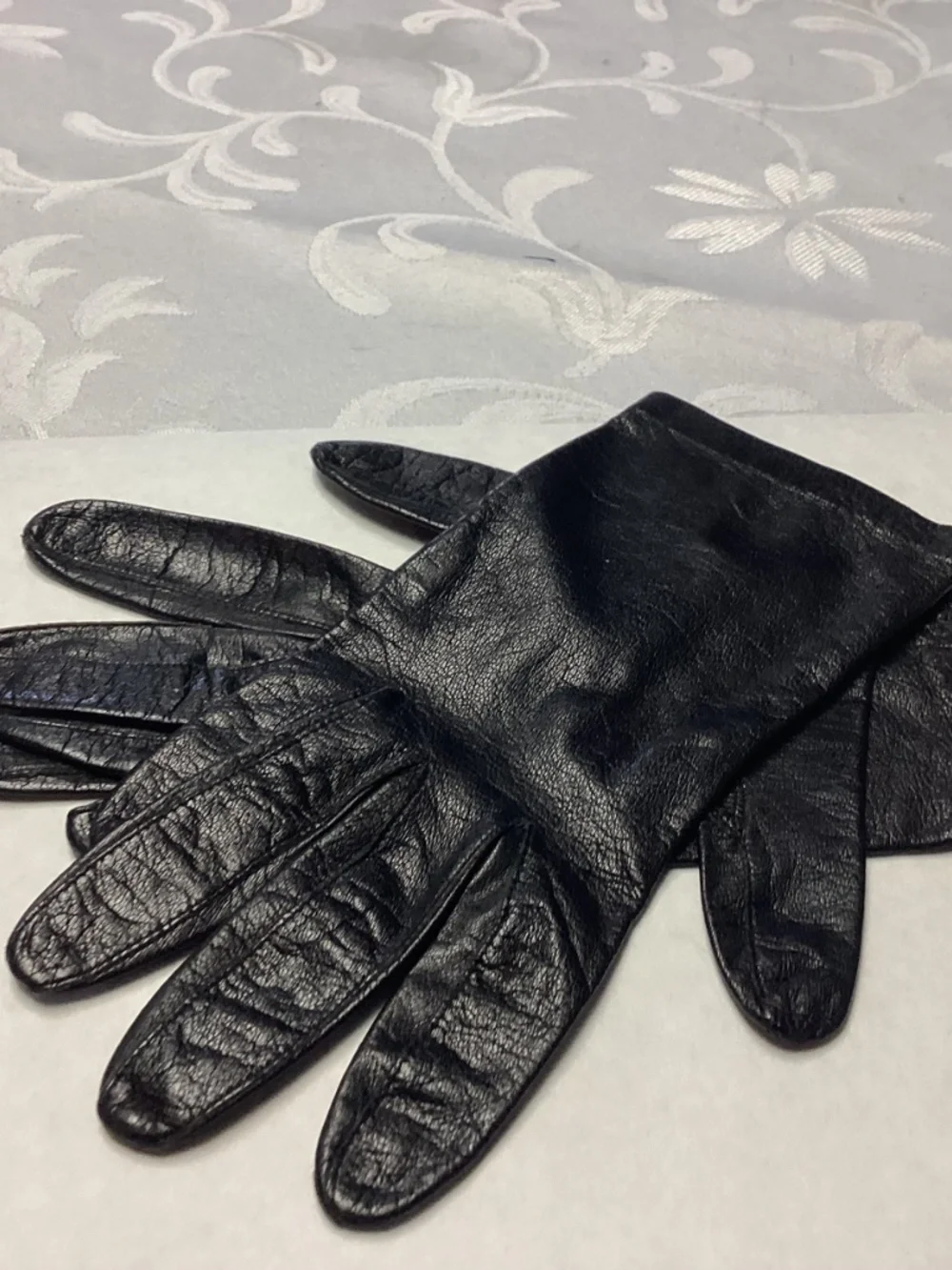 PECK a& PECK LEATHER BLACK GLOVES SZ 7/1/2. VINTAGE